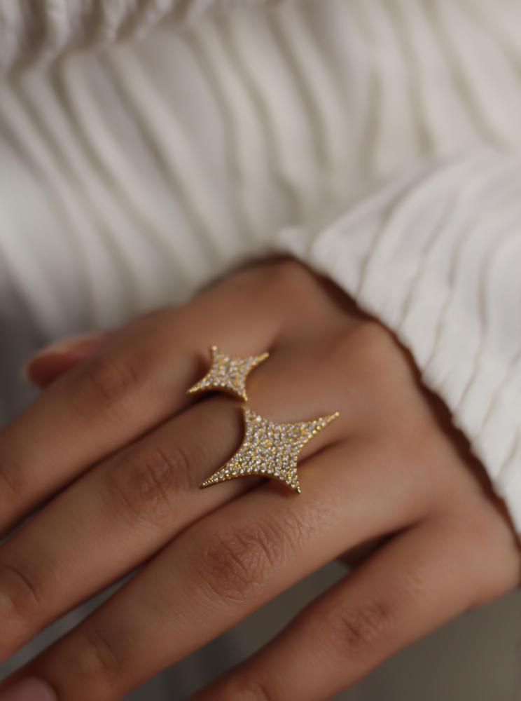 خاتم النجم باللونين الذهبي والفضي