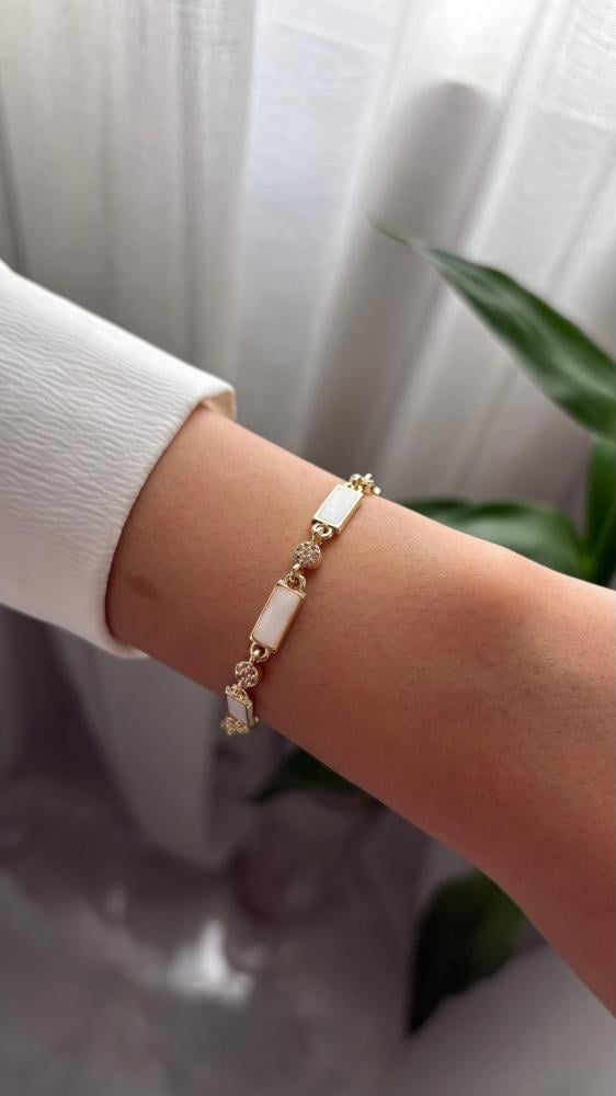 اسورة مستطيلة بالون الابيض والازرق