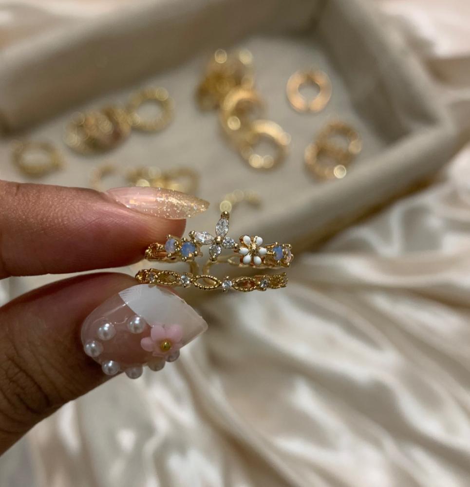 خاتم الفراشة والوردة