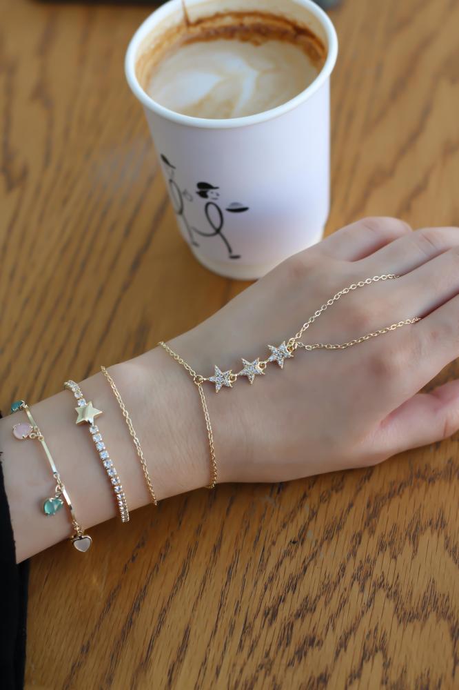 اسورة كف النجوم