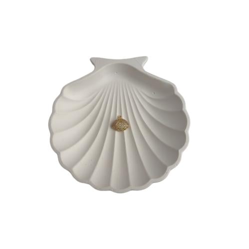 The big golden sea shell