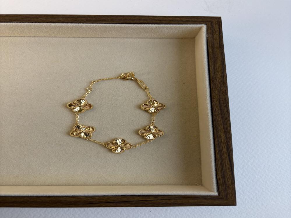 اسورة فان كليف الذهبيه