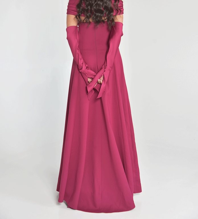 فستان بتصميم إنسيابي ( Off-Shoulder )