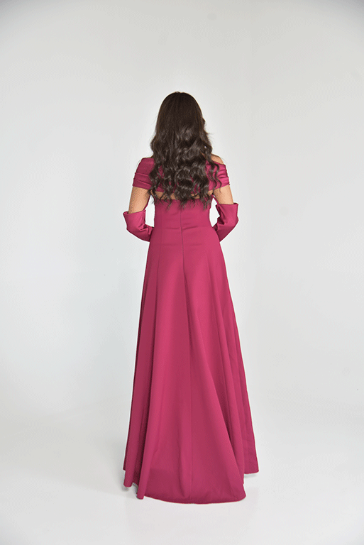 فستان بتصميم إنسيابي ( Off-Shoulder )