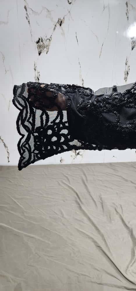 عباية مخمل نص كلوش