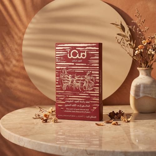 Pure, light Kalimantan oud, rich and aromatic, in 12 pieces.
