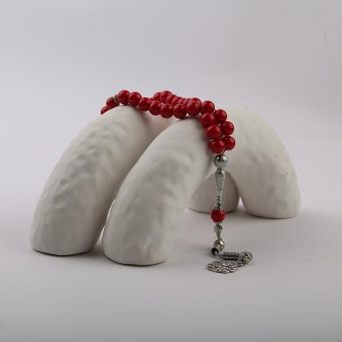 الأناقة الحمراء