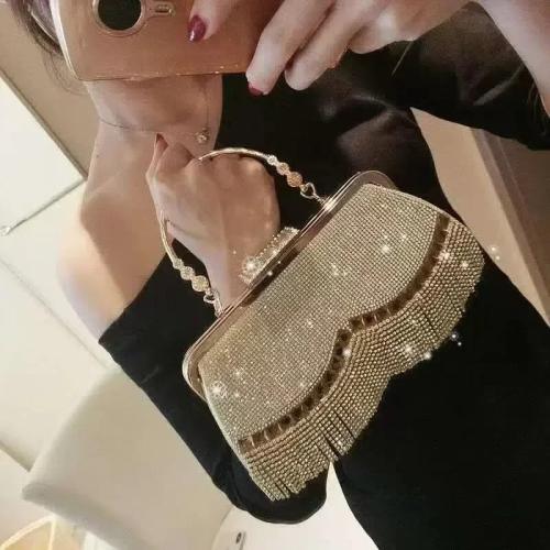 شنطة سوارية فضي وذهبي