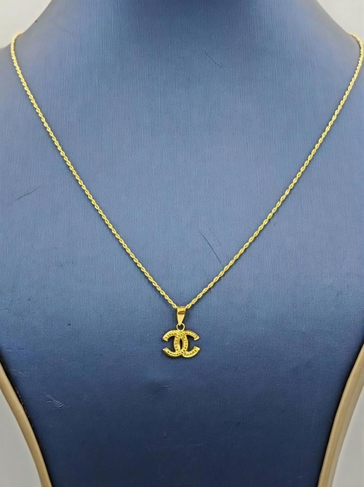 Chanel Necklace 18k Gold