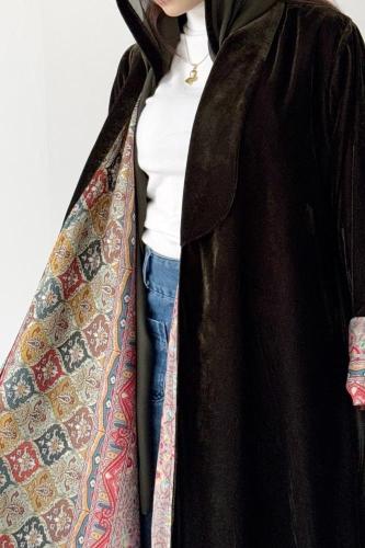 A82-مخمل زيتي غامق ببطانة قماش كويتي فاخر