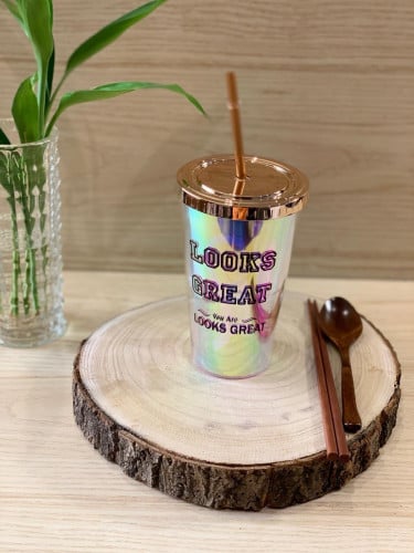 كوب مع مصاص