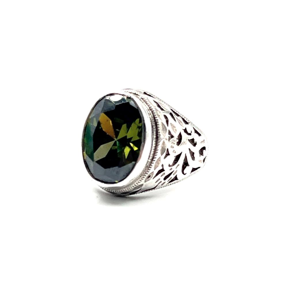 تصميم أنيق بنقشة مختلفة لخاتم فضة رجالي