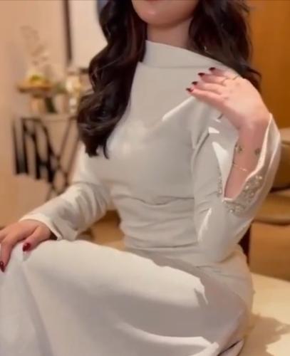 فستان ابيض ناعم