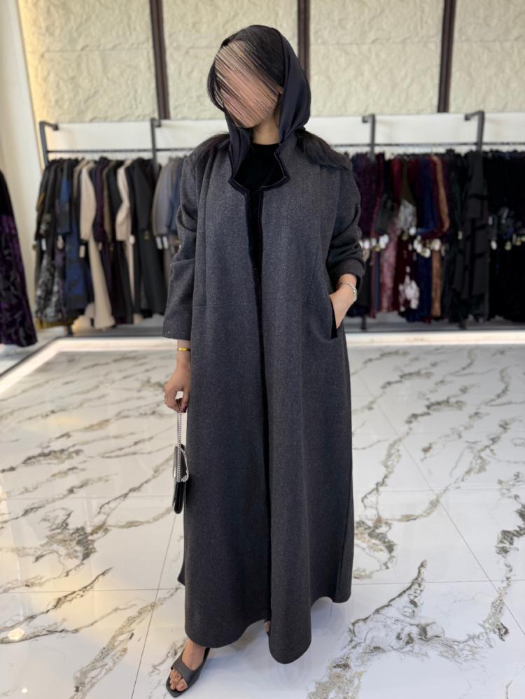 عبايه شتويه  القماش جوخ  القصه نص كلوش