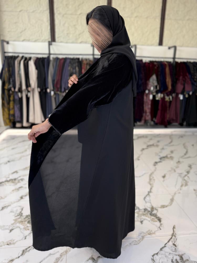 عبايه سراميك  امام وكم مخمل مع تحديد قيطان