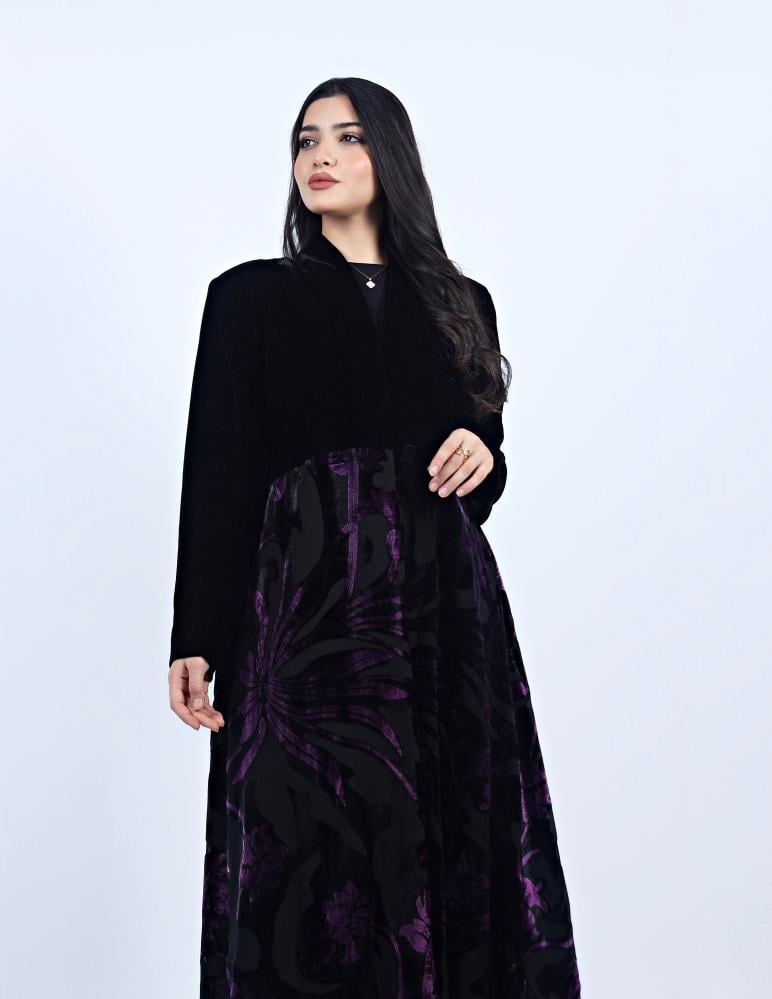 عبايه شتويه  نص شيفون مخمل