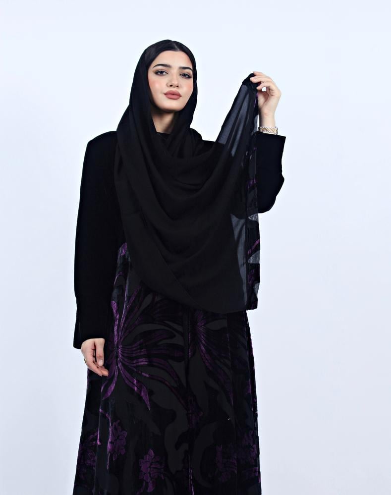 عبايه شتويه  نص شيفون مخمل