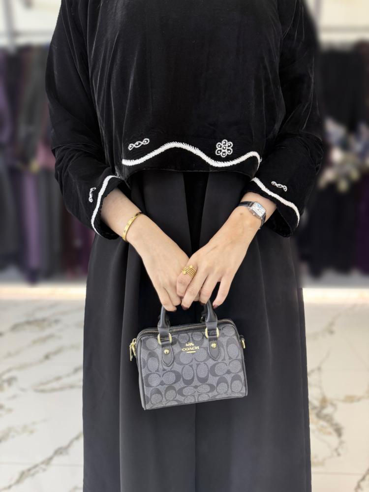 عبايه العنود