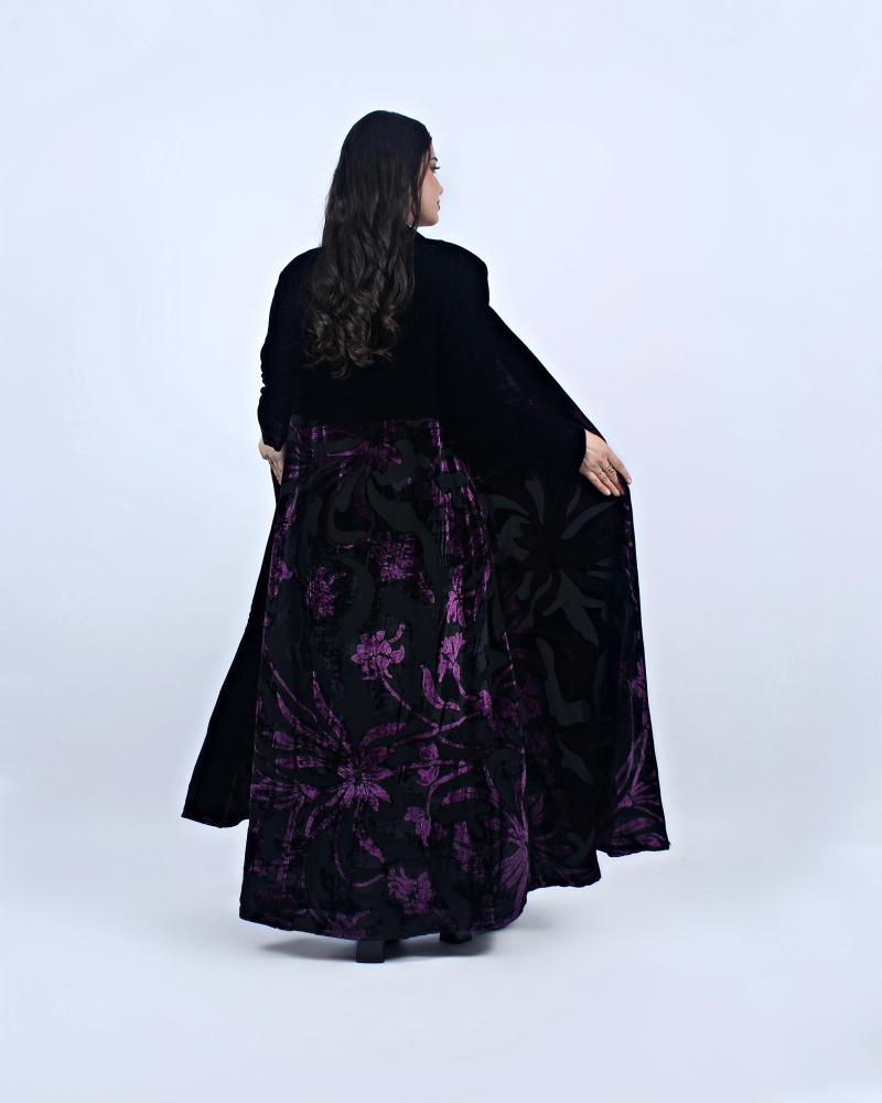 عبايه شتويه  نص شيفون مخمل