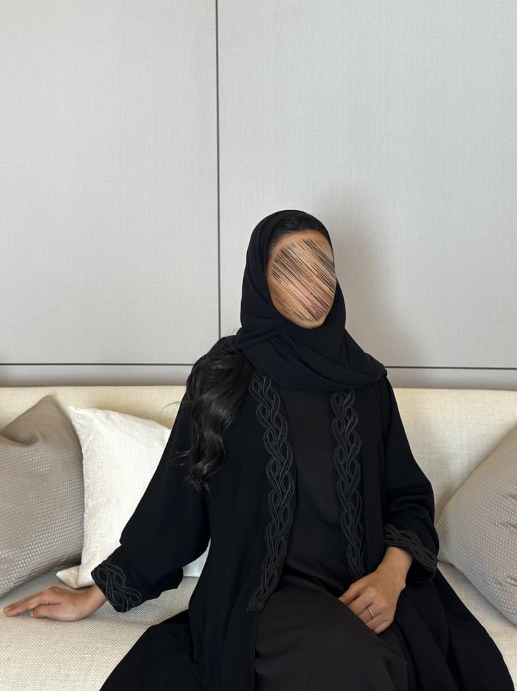 عباية C26 كريب ملكي نص كلوش مع كلفة تطريز بالأكمام والأمام