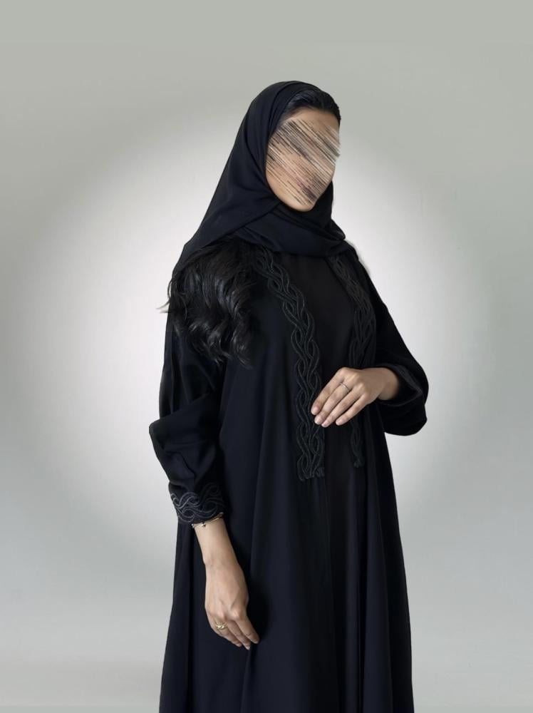 عباية C26 كريب ملكي نص كلوش مع كلفة تطريز بالأكمام والأمام