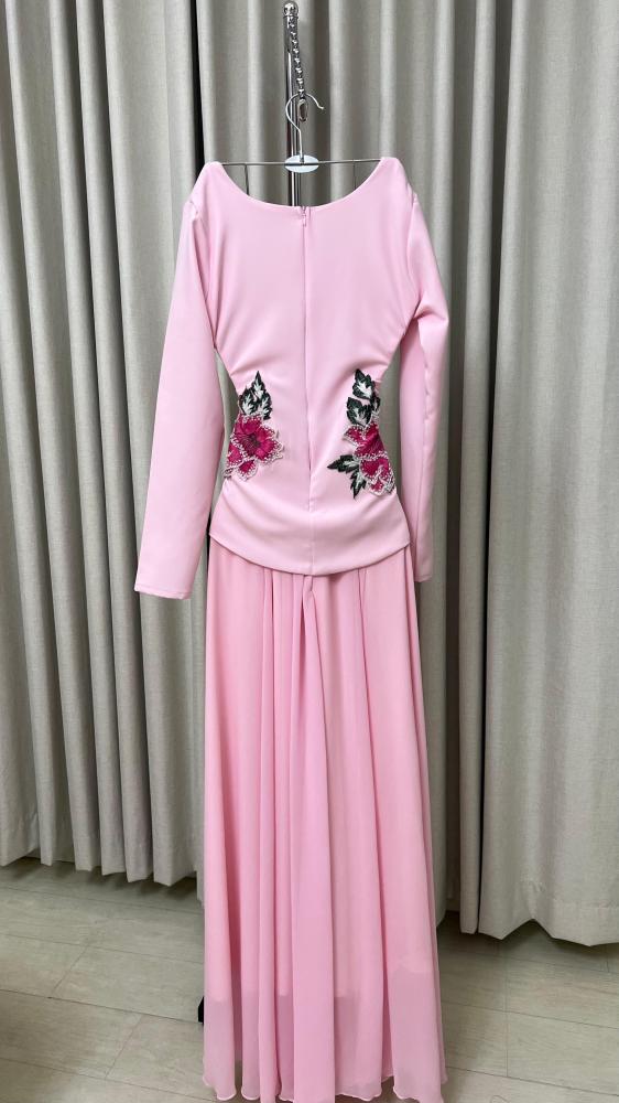 فستان سحر الورود