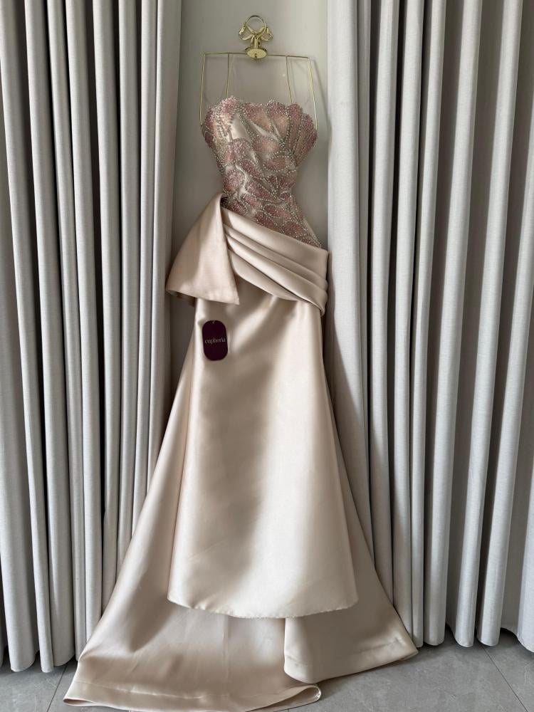 فستان منيره