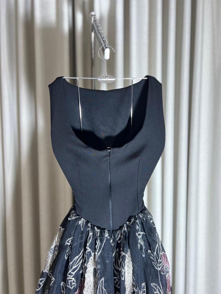 فستان ام وتين