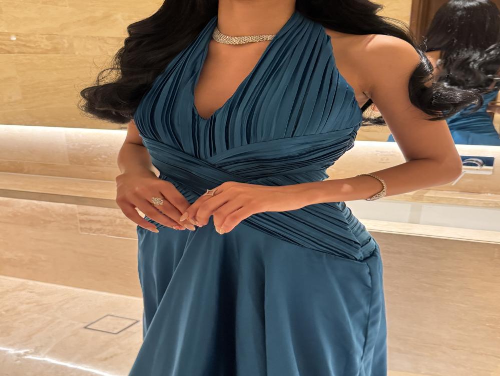 فستان سحر العيون بترولي