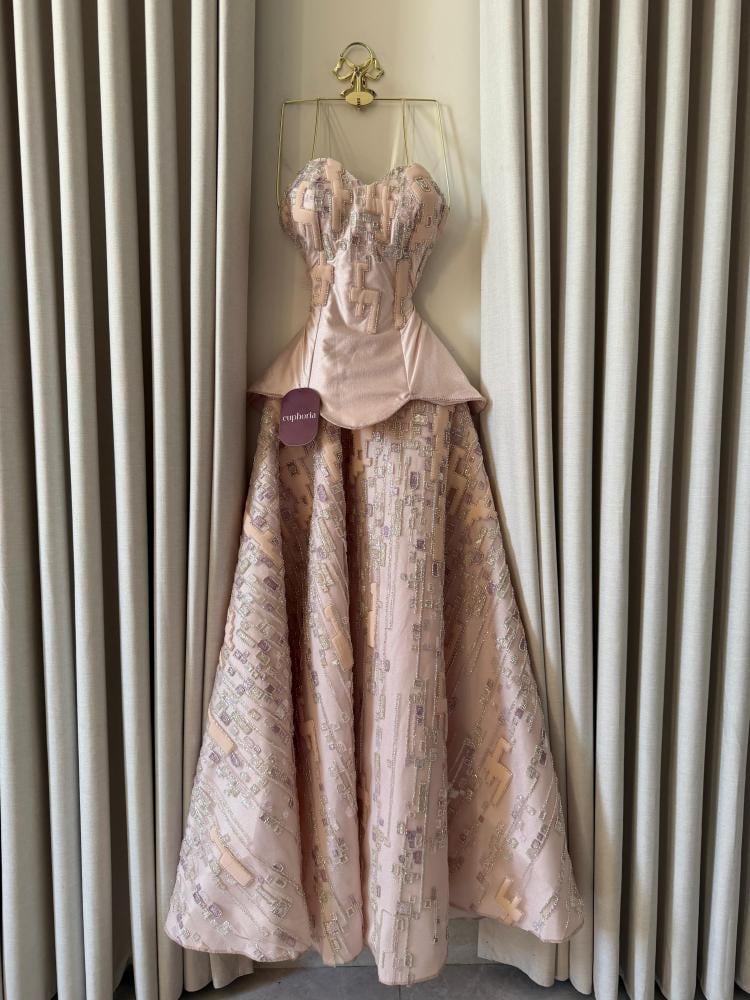 فستان منيره