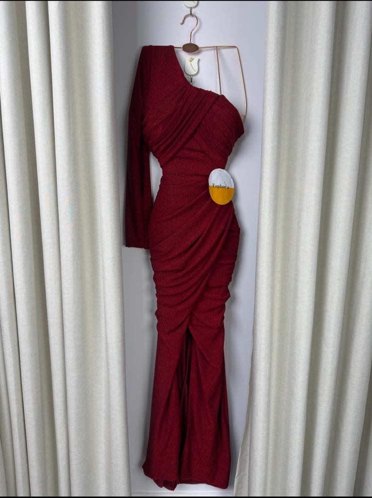 فستان احمر ناعم ماسك