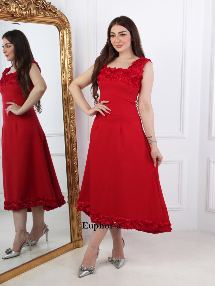 فستان سيمبل مطرز الاطراف مع حملات مطرزة