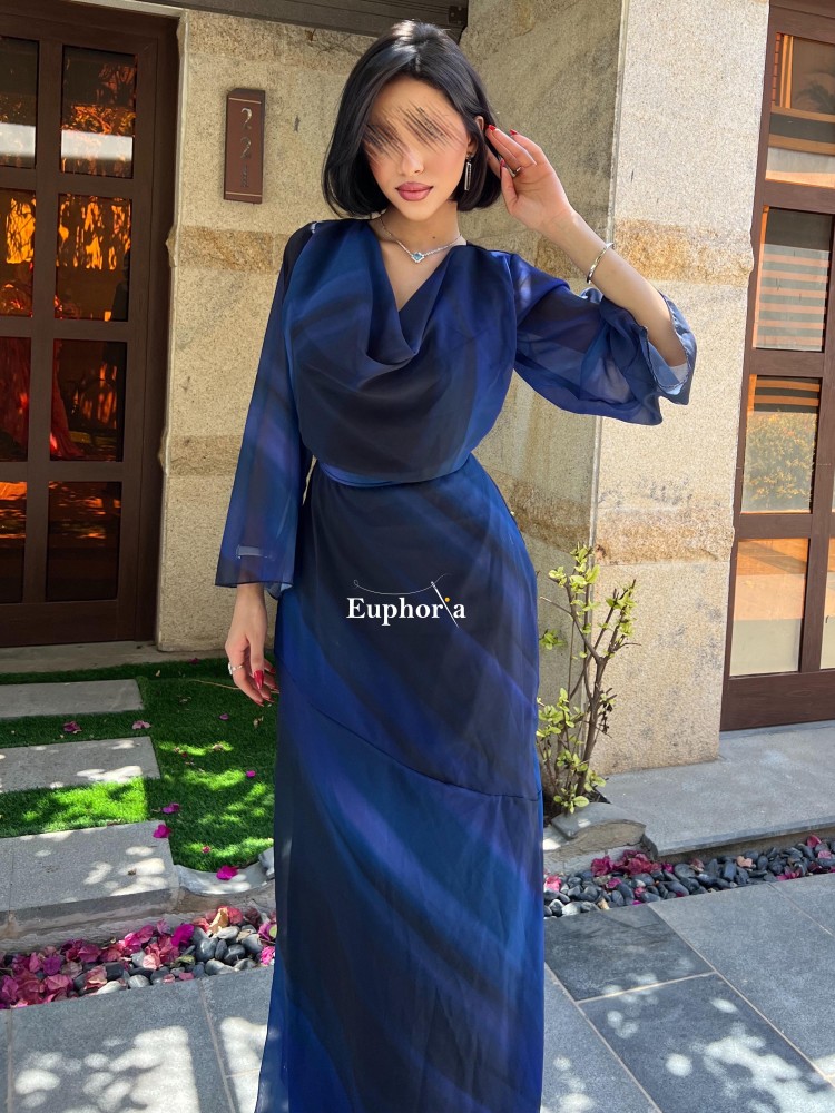 فستان قماش ساتان اكمام مفتوحة