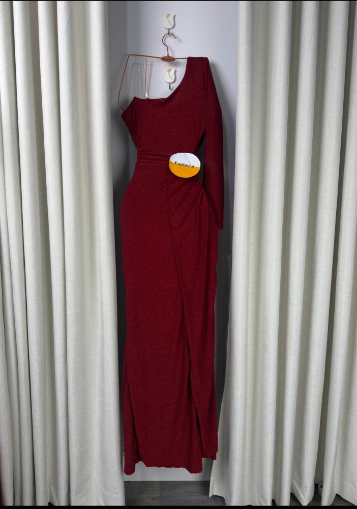 فستان احمر ناعم ماسك