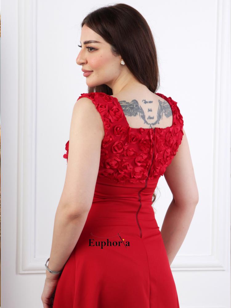 فستان سيمبل مطرز الاطراف مع حملات مطرزة