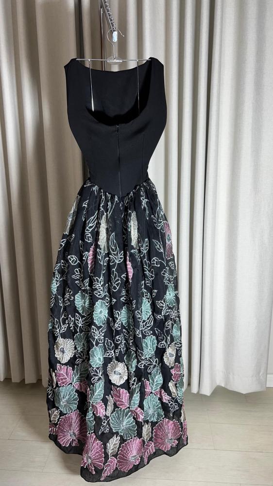 فستان ام وتين