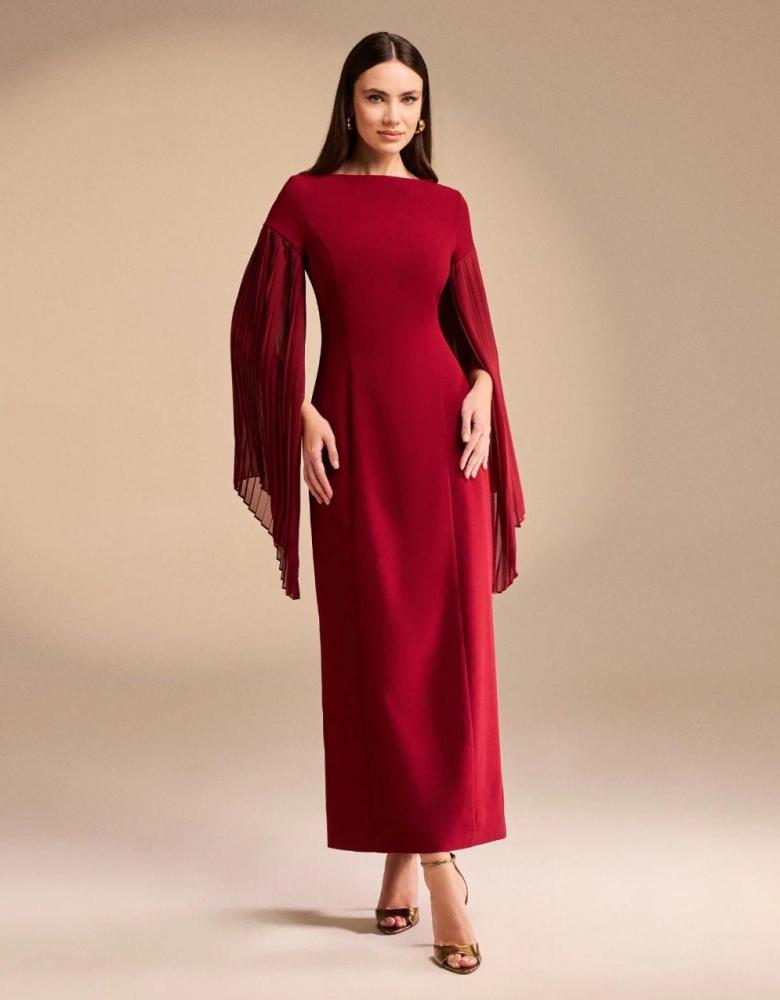 فستان احمر معا تكسيرات فاليد