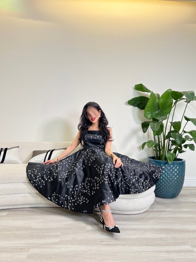 فستان باربي اسود منقط