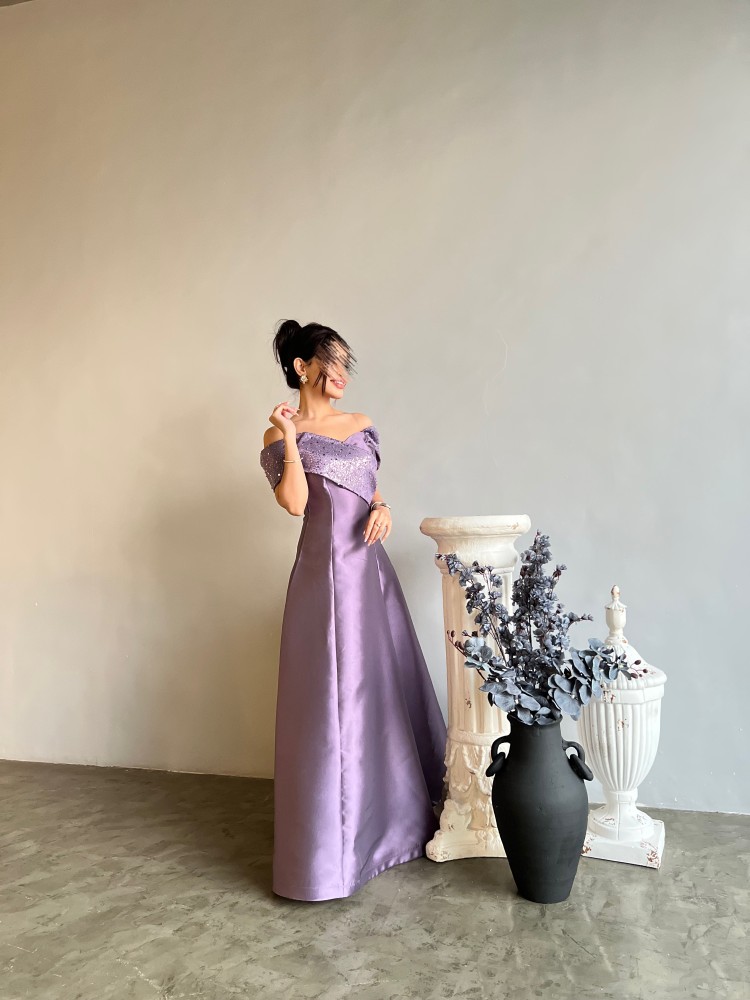 فستان فوشيا تطريز ناعم