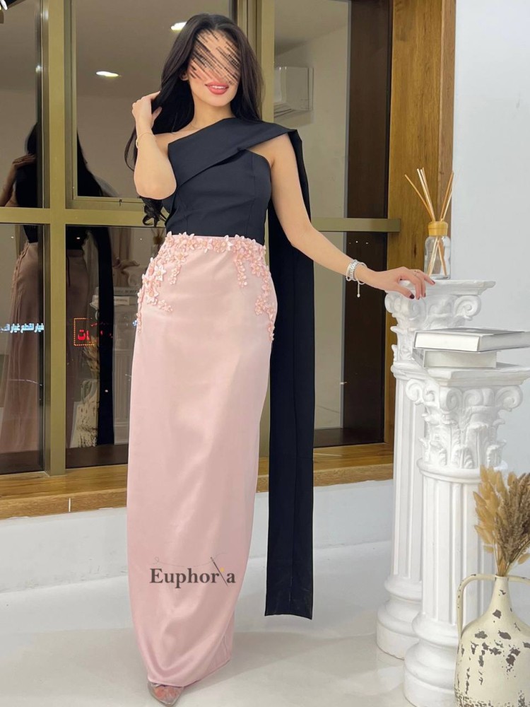 فستان ناعم مع كم منسدل للخلف