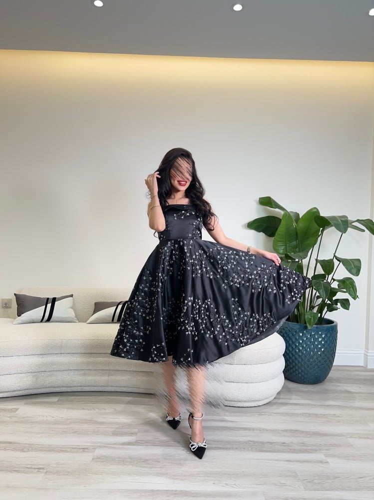 فستان باربي اسود منقط