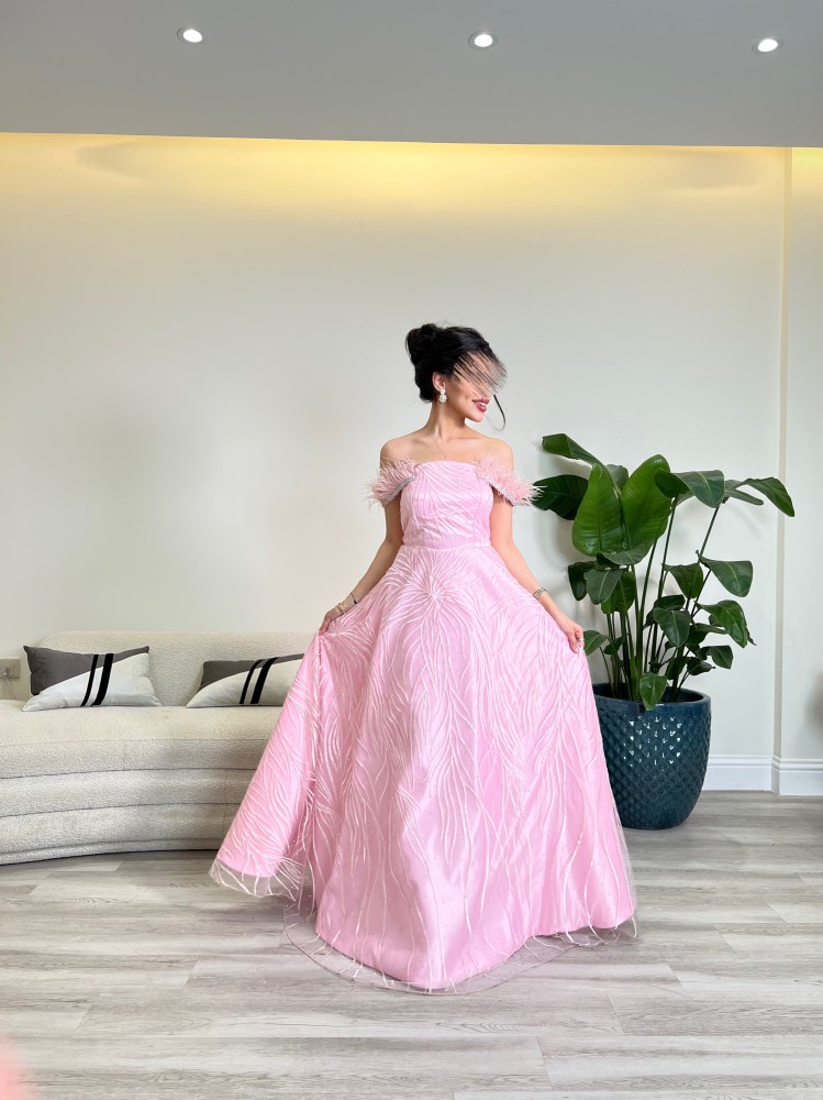 فستان عرايسي زهر مع شك و كتف منسدل