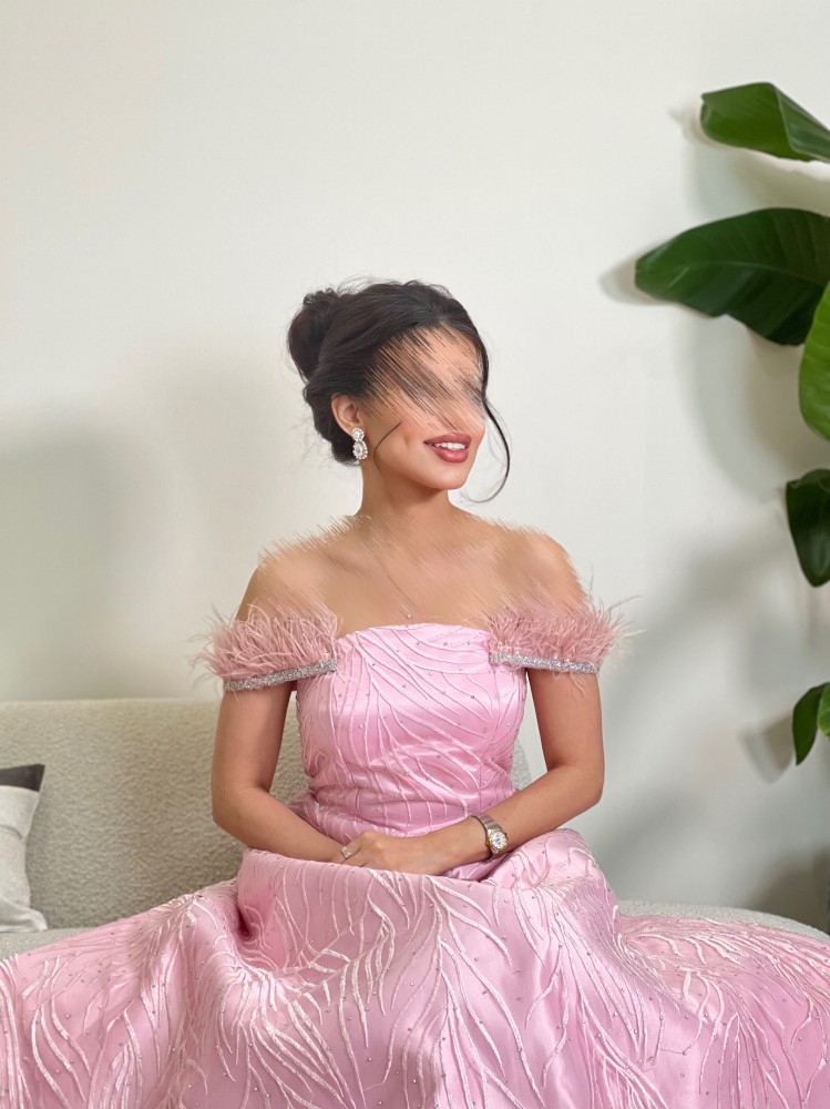 فستان عرايسي زهر مع شك و كتف منسدل