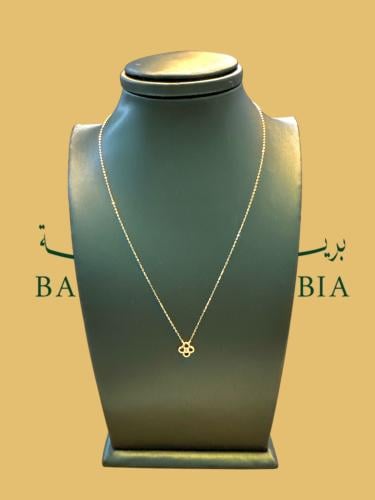 عقد بتصميم أنيق عيار 18 الوزن 0.45