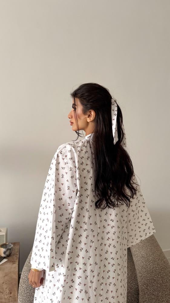 روب الأغصان الاحمر من ثلاث قطع