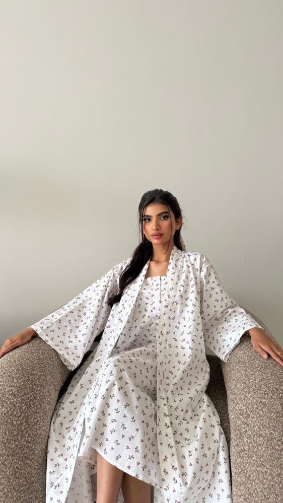 روب الأغصان الاحمر من ثلاث قطع