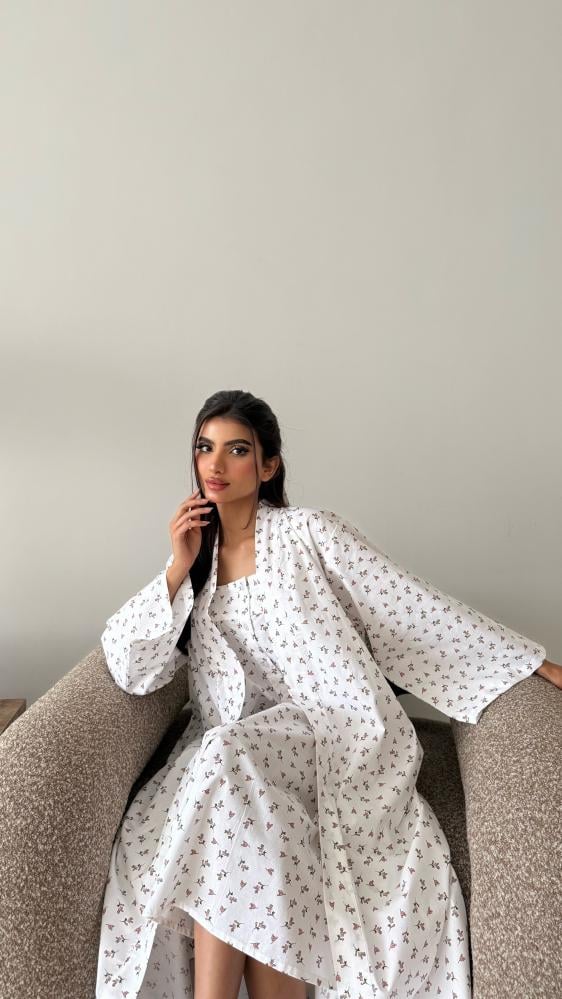 روب الأغصان الاحمر من ثلاث قطع